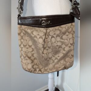 EUC Coach Signature Ashley Crossbody Satchel with Dark Brown Patent Accents